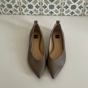 Like NEW ZAC POSEN FLATS